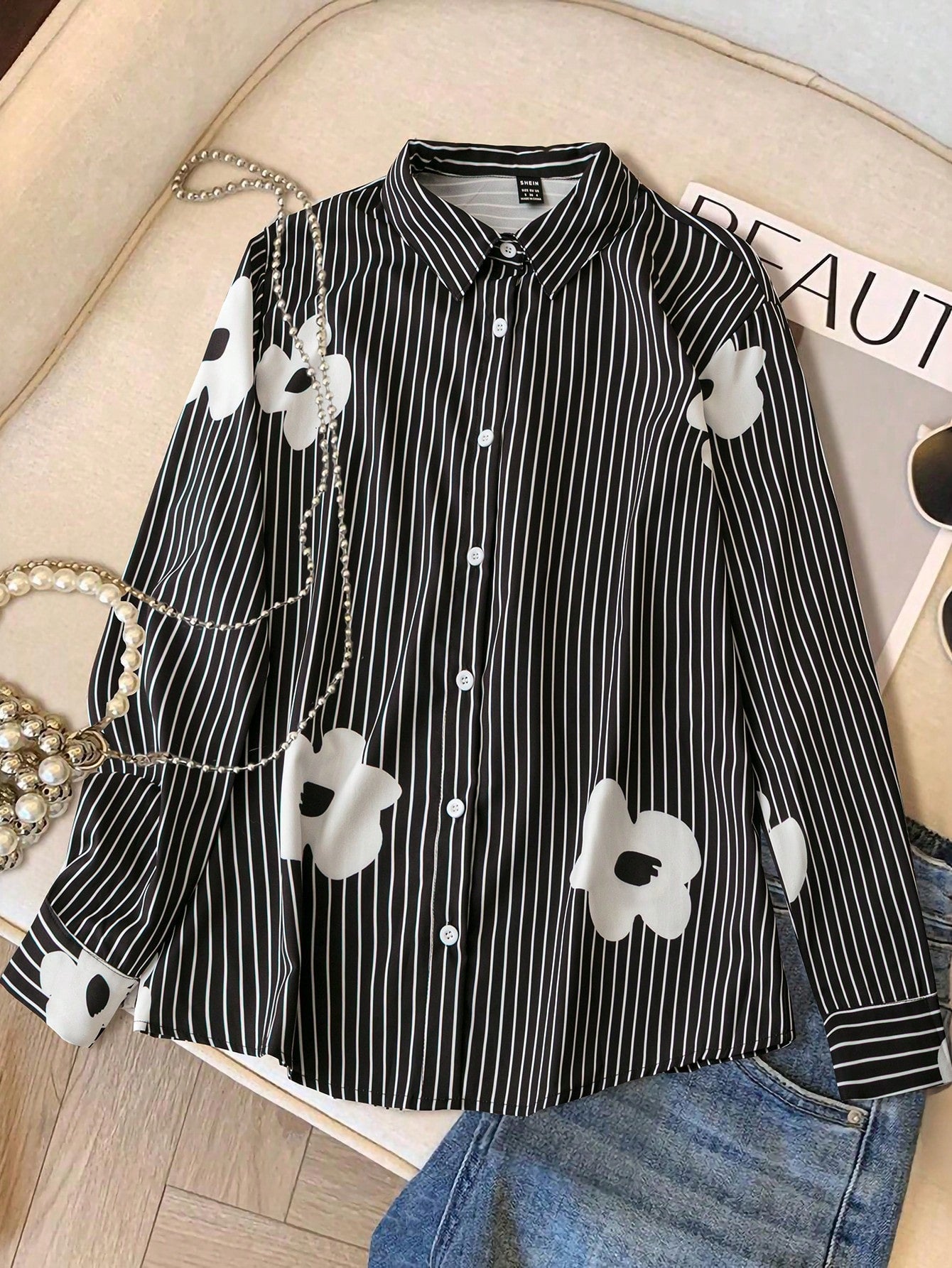 Camisa Listrada Com Flores