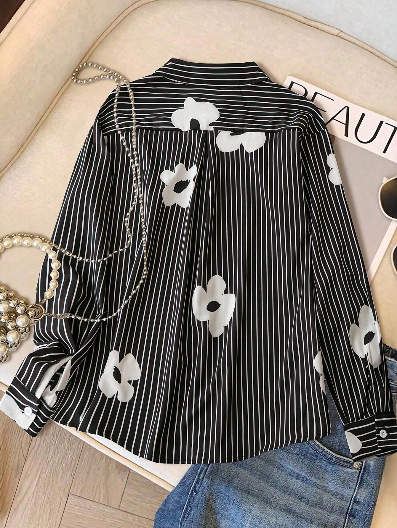 Camisa Listrada Com Flores