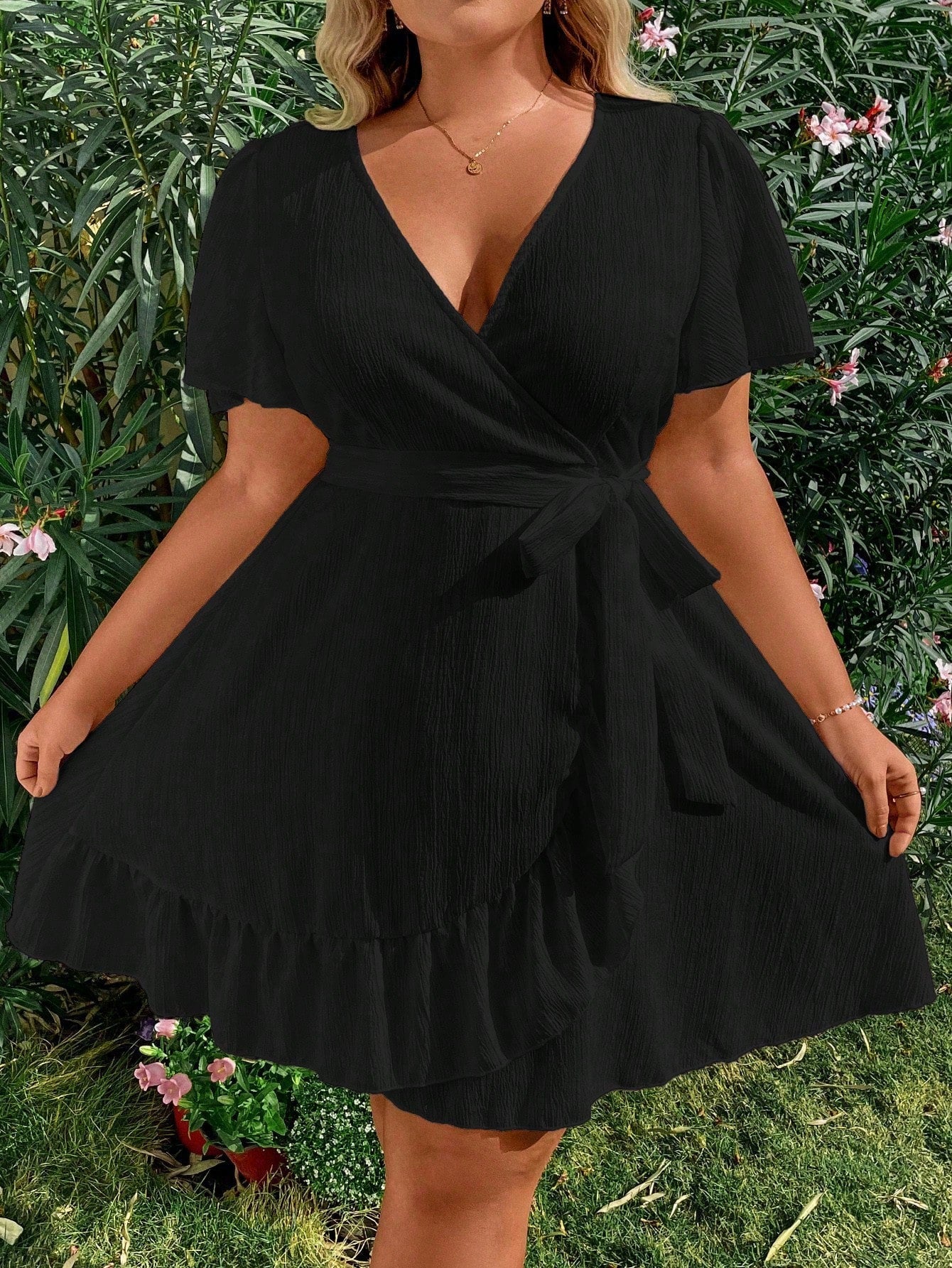 Vestido Plus Size Casual, Bainha com Babado e Manga Esvoaçant
