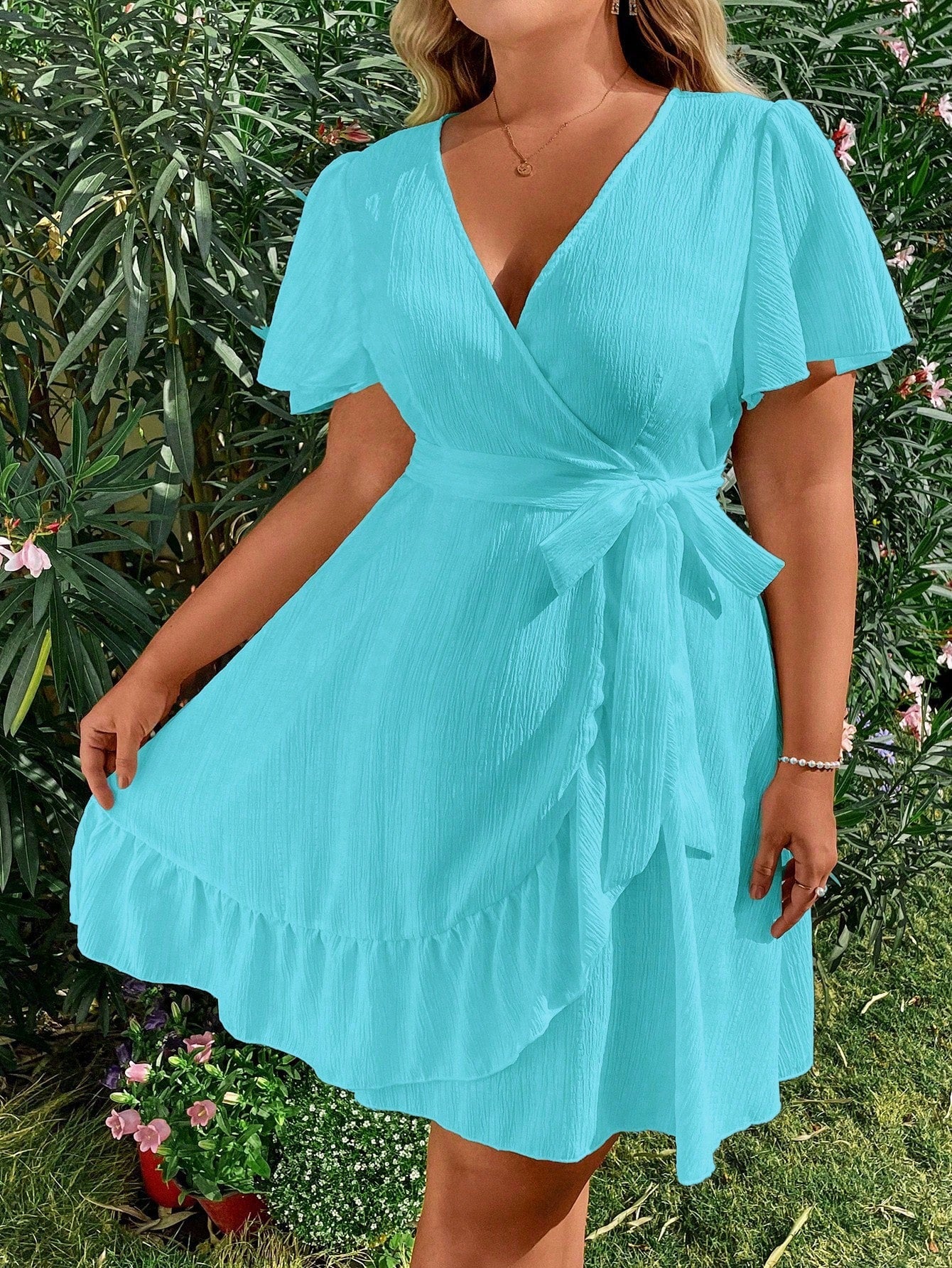 Vestido Plus Size Casual, Bainha com Babado e Manga Esvoaçant