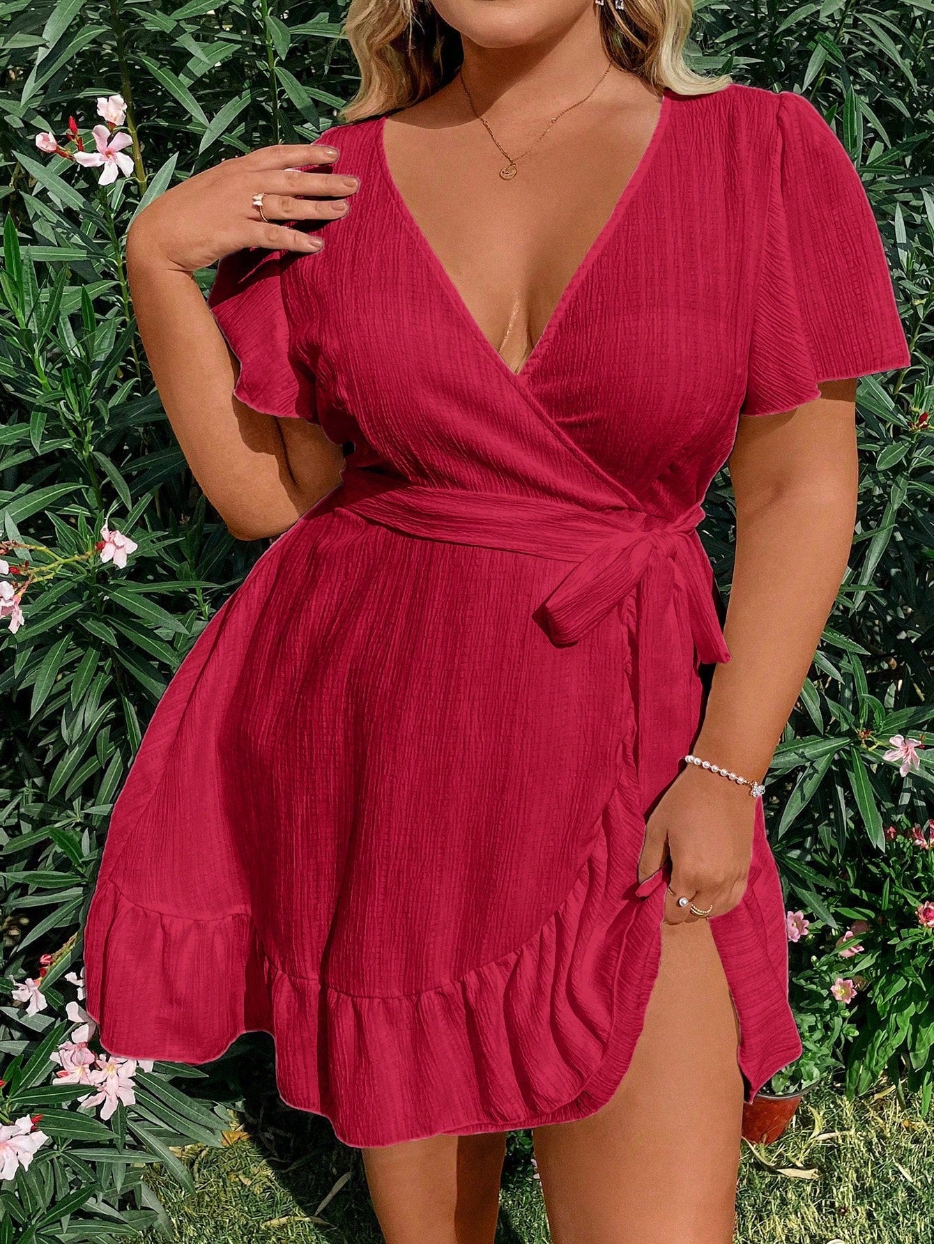 Vestido Plus Size Casual, Bainha com Babado e Manga Esvoaçant