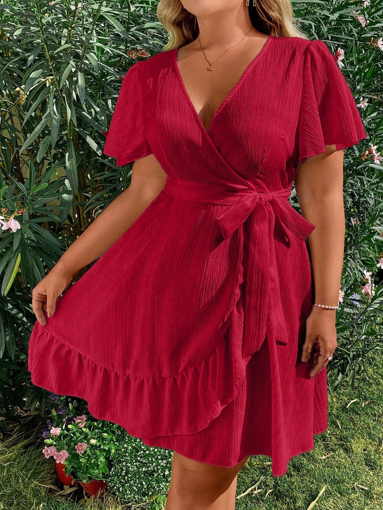 Vestido Plus Size Casual, Bainha com Babado e Manga Esvoaçant