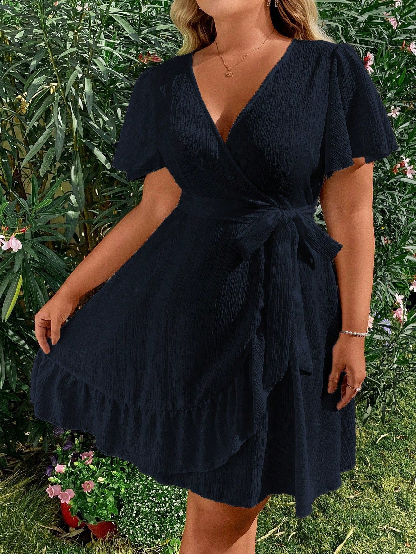 Vestido Plus Size Casual, Bainha com Babado e Manga Esvoaçant
