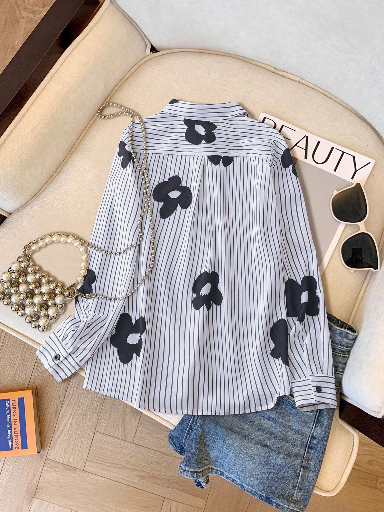 Camisa Listrada Com Flores