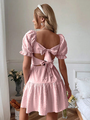 Vestido de Bolinhas com Babado