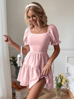 Vestido de Bolinhas com Babado