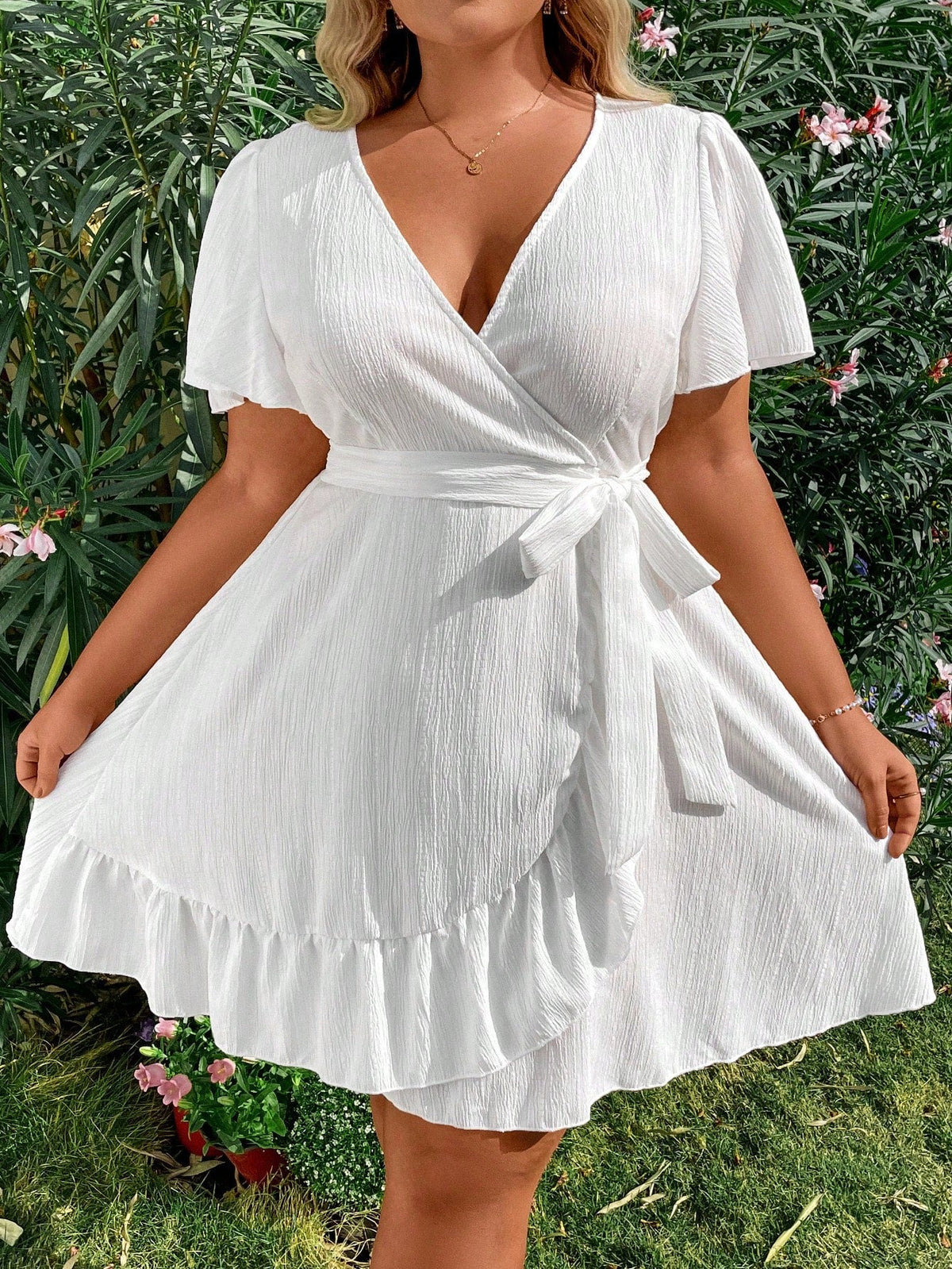 Vestido Plus Size Casual, Bainha com Babado e Manga Esvoaçant